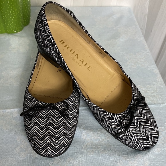 Brunate Made in Italy 🇮🇹 ballerina shoes
LIKE NEW CONDITION! Size 7 - Picture 11 of 17